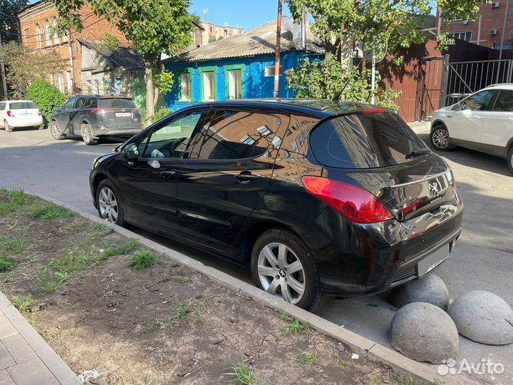 Peugeot 308, 2011