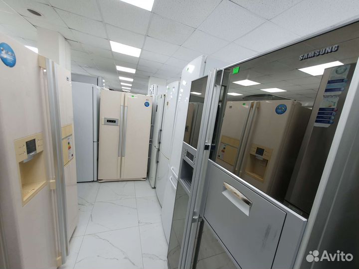 Двухдверный холодильник LG. No frost