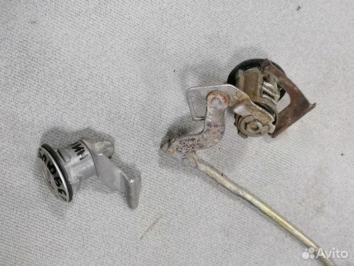 Личинка замка звери Nissan bluebird CD20 1983-90