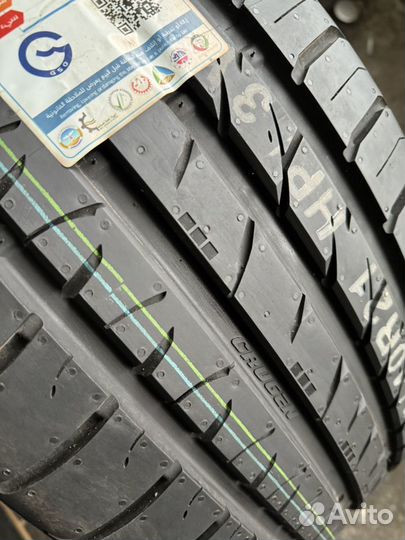 Kumho Crugen Premium KL33 255/40 R21 102Y