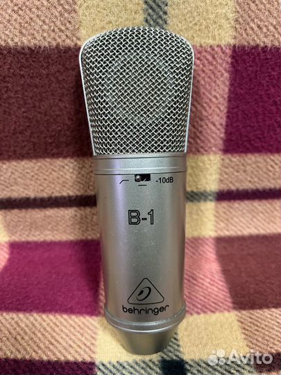 Продам студийный микрофон Behringer B-1