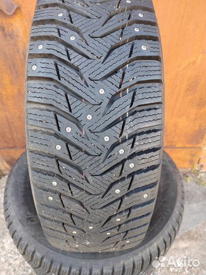 Kumho WinterCraft SUV Ice WS31 215/65 R16 98T