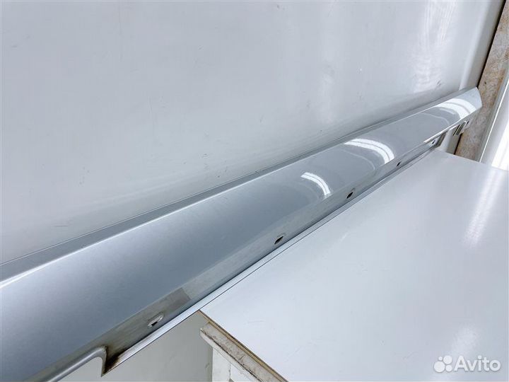 Накладка на порог правая Mercedes-Benz E-Class