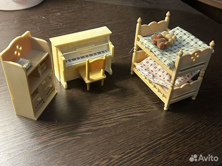 Мебель и еда Sylvanian Families