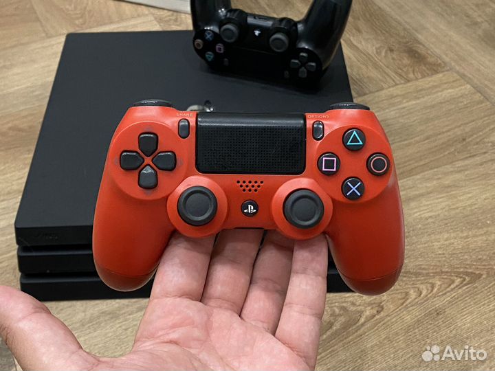 Sony PS4 Pro 1TB 2 Джойстика