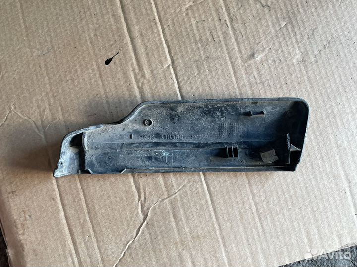 Заглушка сидения Renault Меган 97-й