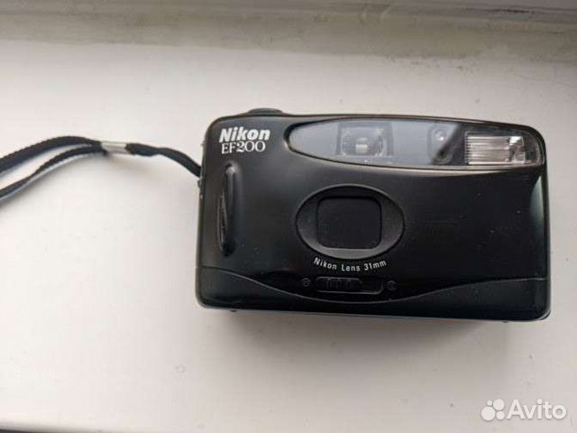 Плёночный фотоаппарат Nikon EF200