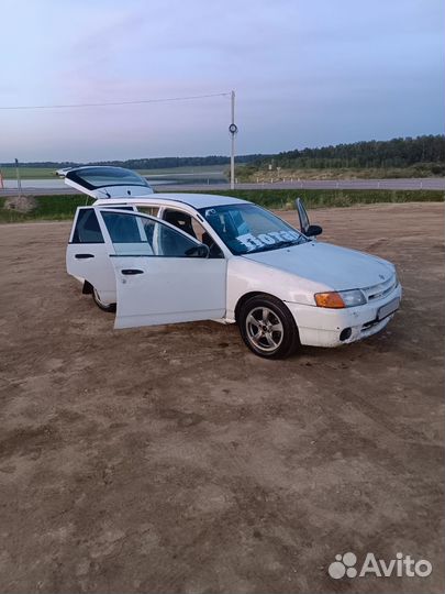 Nissan AD 1.5 AT, 1999, 350 000 км