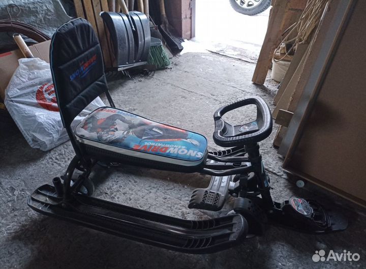 Детский снегокат с ручкой и колесами