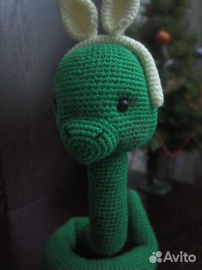 Змея символ 2025 вязанная