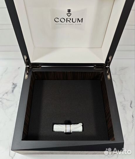 Коробка для часов Corum оригинал б/у