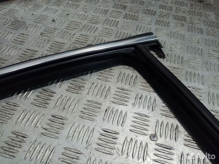 Б/У Уплотнитель стекла двери задней правой#001