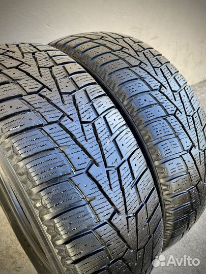 Roadstone Winguard WinSpike 215/60 R17 100T