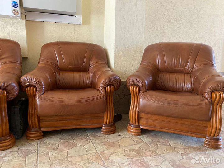 Кожаный диван и кресла б/у