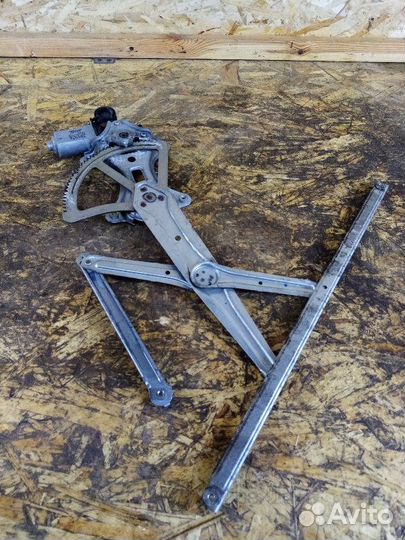 Стеклоподъемник передний правый Lexus Es 300