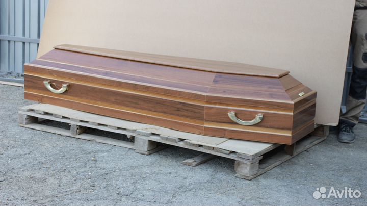 Деревянный гроб