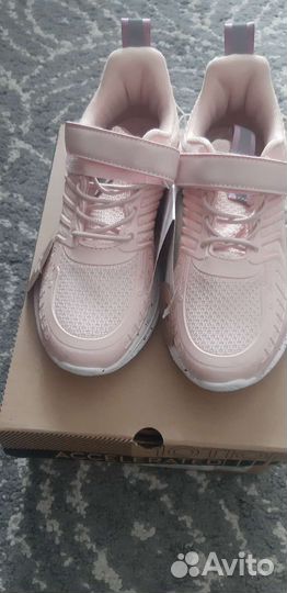 Кроссовки для девочки