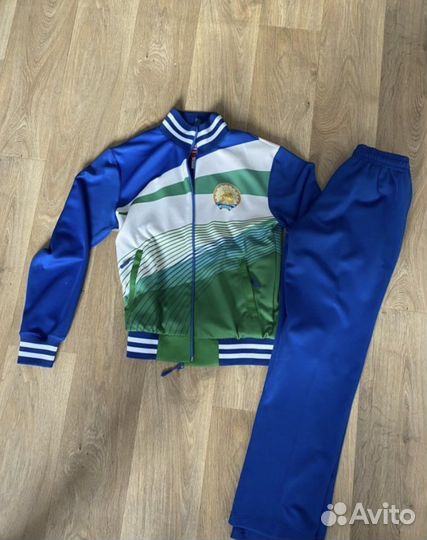 Спортивный костюм