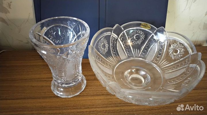 Большая хрустальная ваза