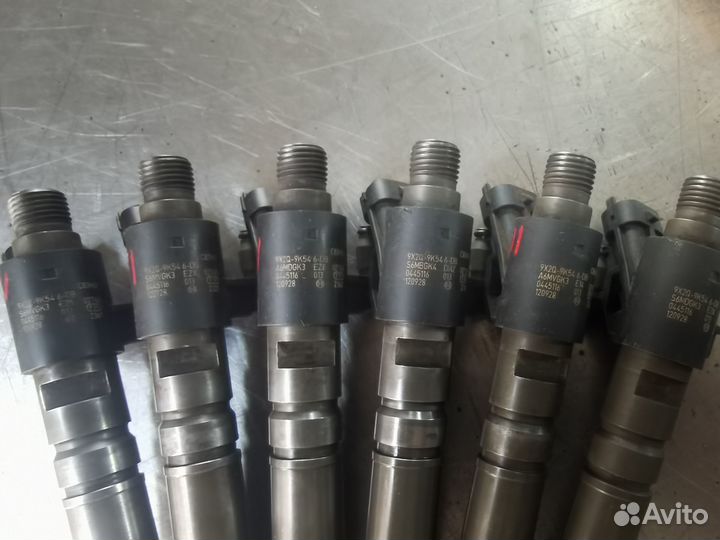 Форсунка топливная Land Rover Discovery IV 306DT