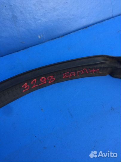 Уплотнитель крышки багажника