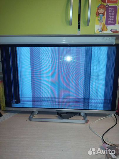 Телевизор на запчасти panasonic tx-32asr600