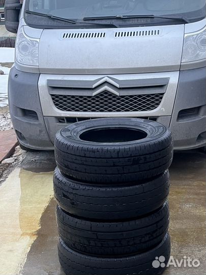 Nokian Tyres Hakka C2 205/70 R15C 106R
