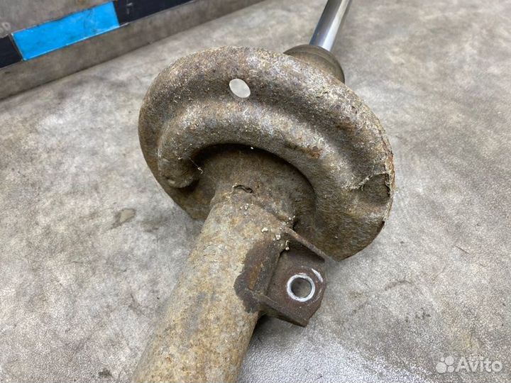 Амортизатор передний левый Opel Astra H (3D) 1.6