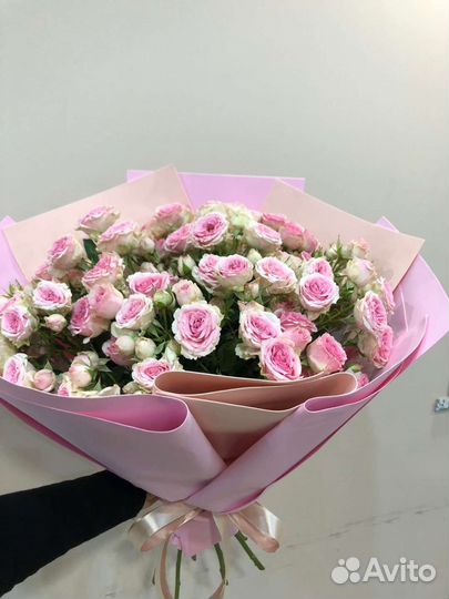 Букет из кустовых роз