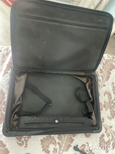 Чемодан. Складывается