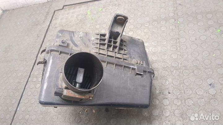 Корпус воздушного фильтра Lexus LX, 2000