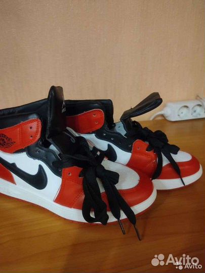 Кроссовки новые подростковые 40 размер