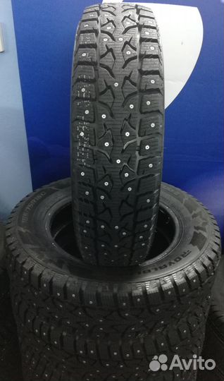 Royal Black Royal Stud II 185/75 R16C 104R