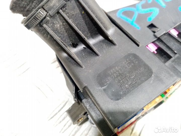 Б/У Блок предохранителей левый Touareg#001