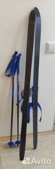 Детские лыжи+палки на 120 см