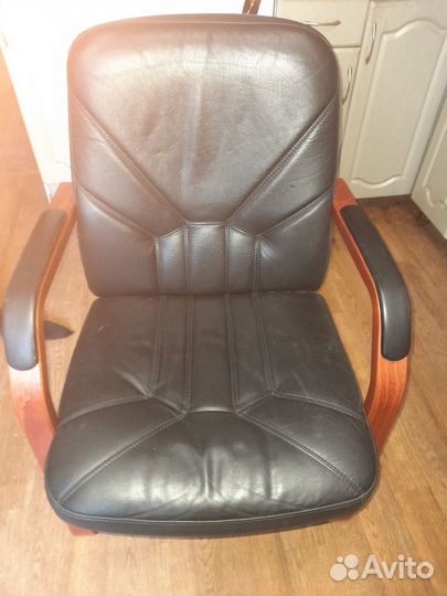 Стулья офисные