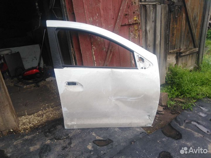 Дверь правая Logan 2