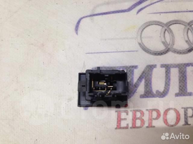 Кнопка аварийной сигнализации VW Touareg 2002-2010