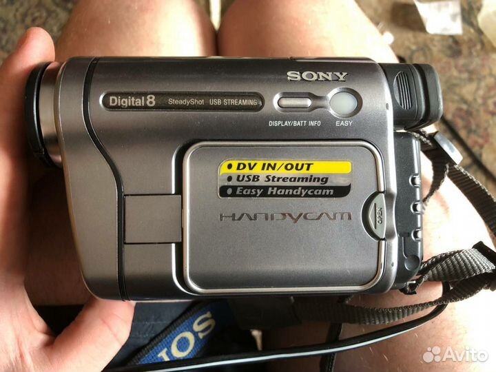 Видеокамера Sony DCR-TRV270E