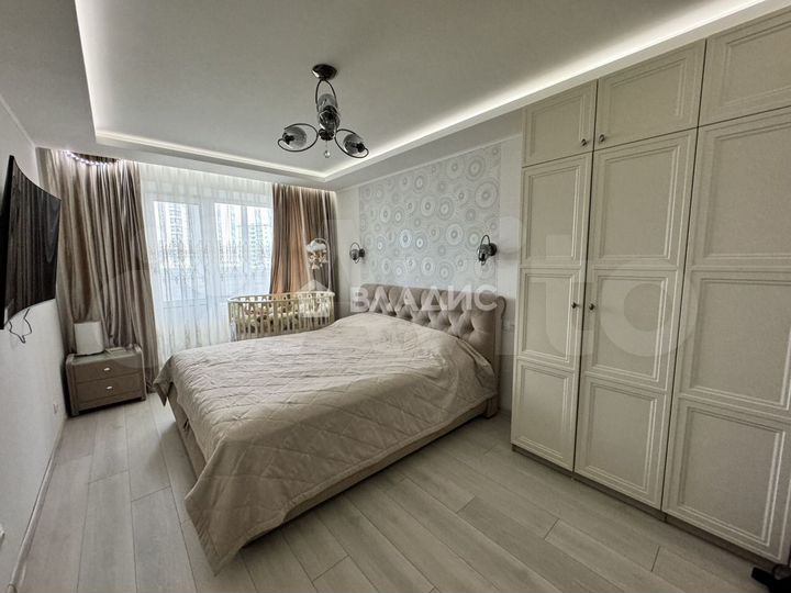 3-к. квартира, 94 м², 8/16 эт.