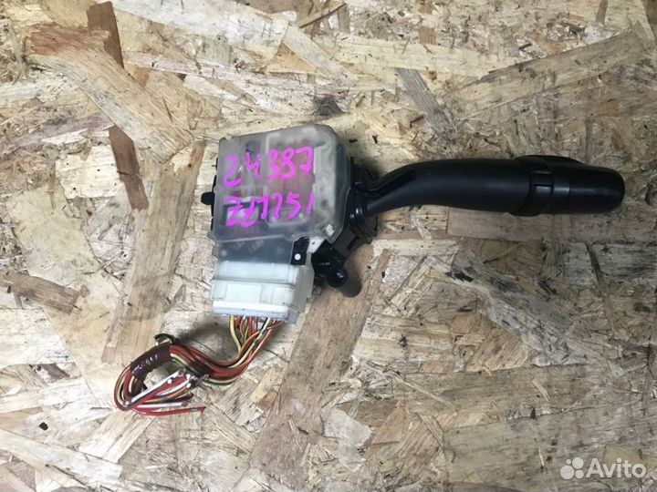 Переключатель света фар Toyota Avensis ZZT251