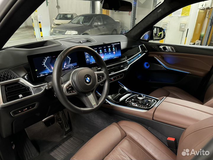 BMW X7 3.0 AT, 2024, 9 900 км