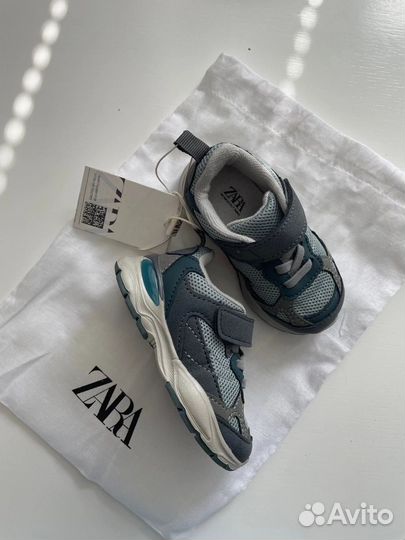 Кроссовки zara