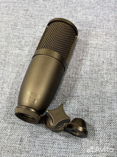 Студийный микрофон AKG P120, стойка, поп фильтр