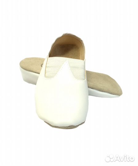 Чешки классические, кожзам, цвет белый/черный