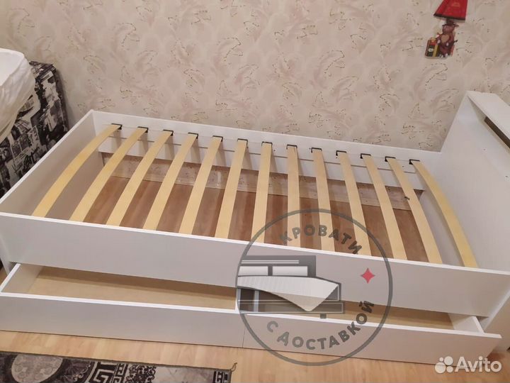 Кровать