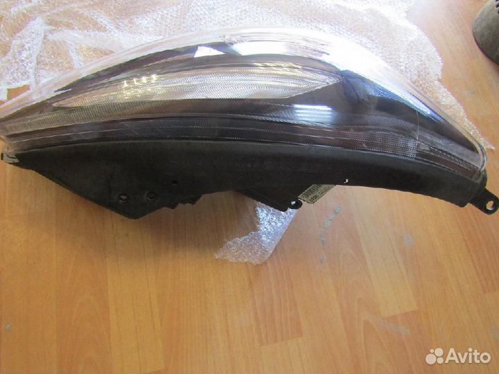 Фара правая Kia Sorento/Sorento Prime