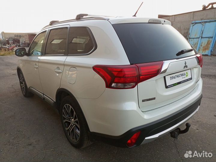 Mitsubishi Outlander 2.4 CVT, 2015, 144 600 км