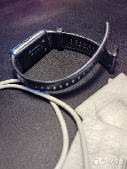 Фитнес браслет huawei band 6