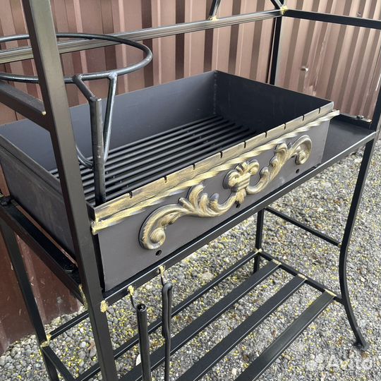 Мангал с крышей